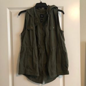 Green utility vest